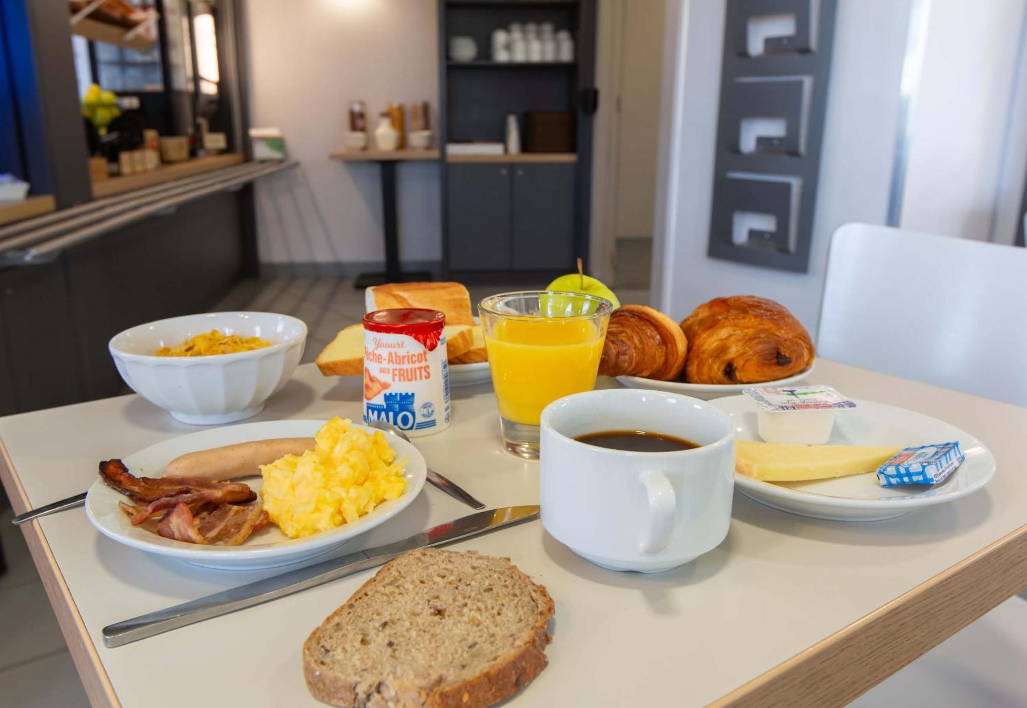 B&B Hotel Blois Sud Vineuil ヴィヌィユ エクステリア 写真